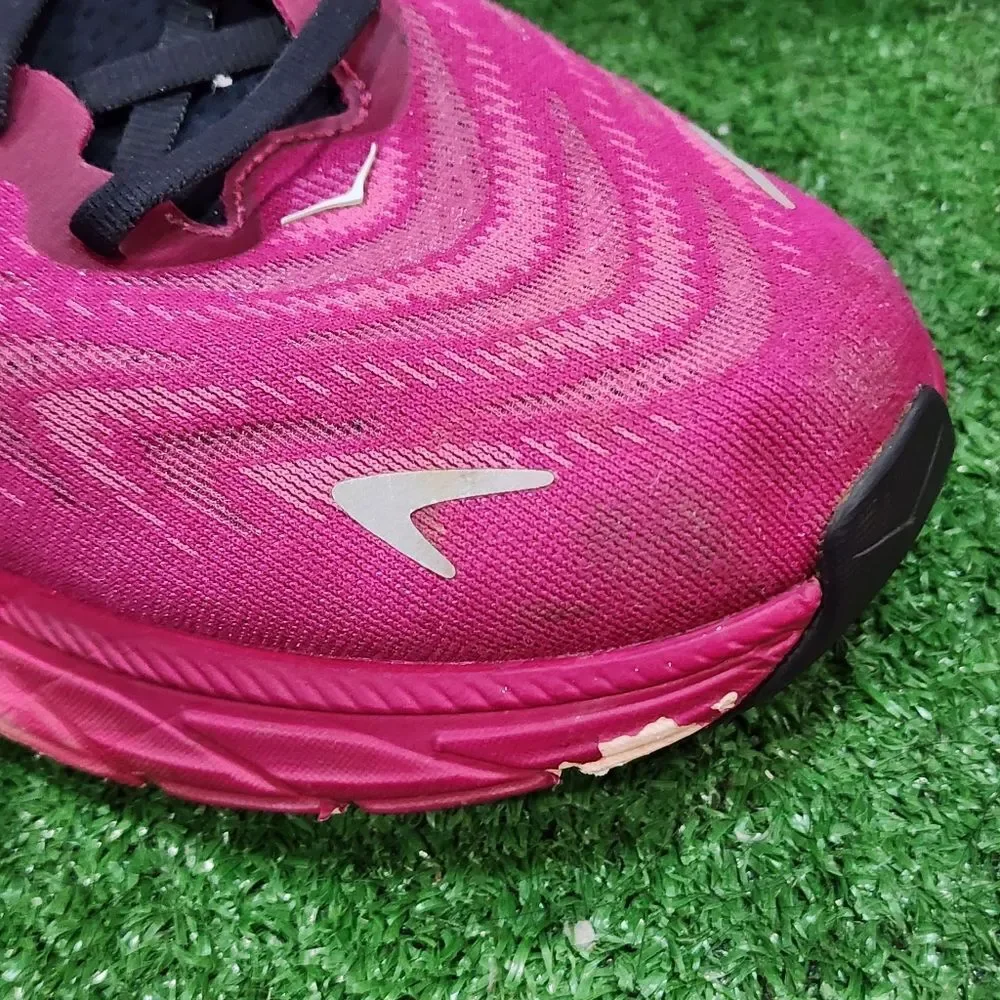 HOKA ARAHI 6 - Womens Athletic Shoes - SIZE 10B (Please See All Pictures))